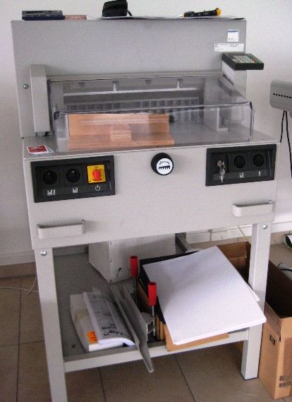 PROGRAMMIERBARER BRO-STAPELSCHNEIDER EBA 485 EP